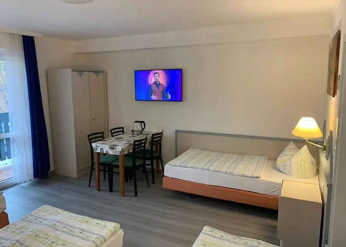 Und Zur Libelle 公寓