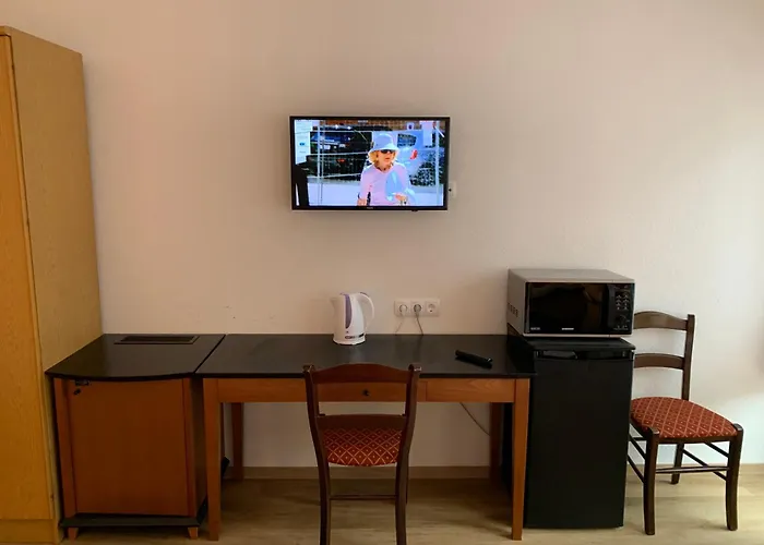 Und Zur Libelle 公寓 *