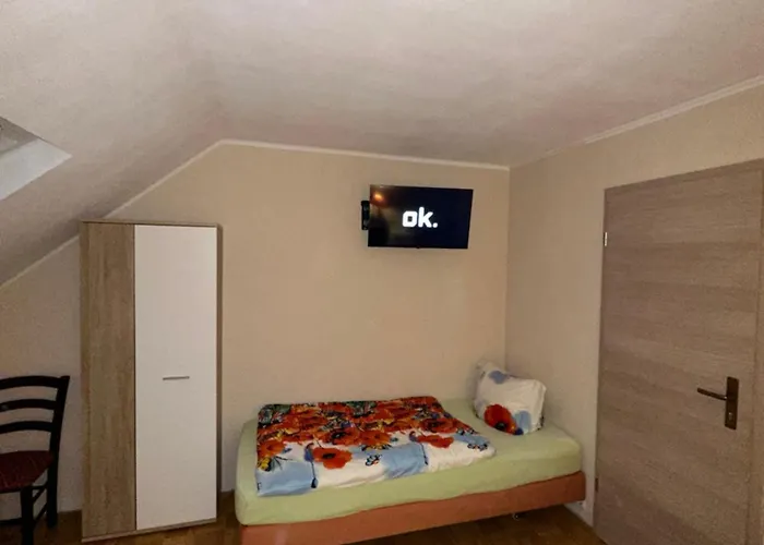 Und Zur Libelle 公寓