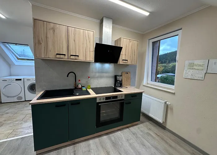 Und Zur Libelle 公寓 卢森塔尔