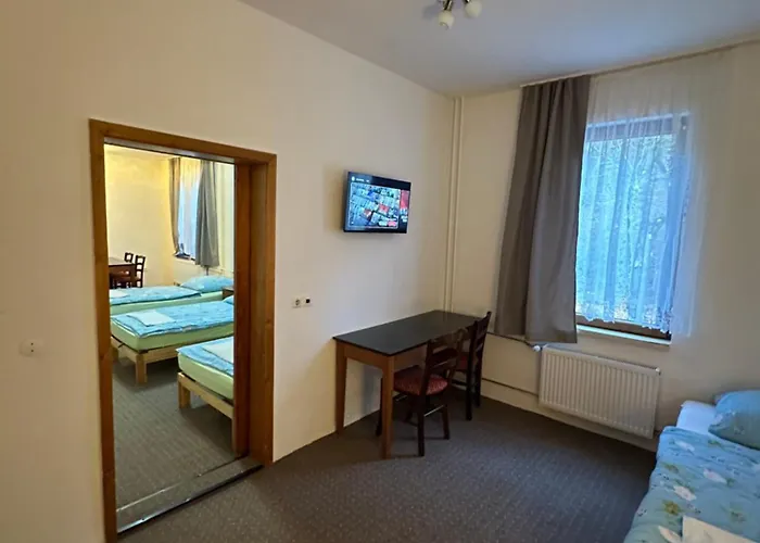 Und Zur Libelle Daire *